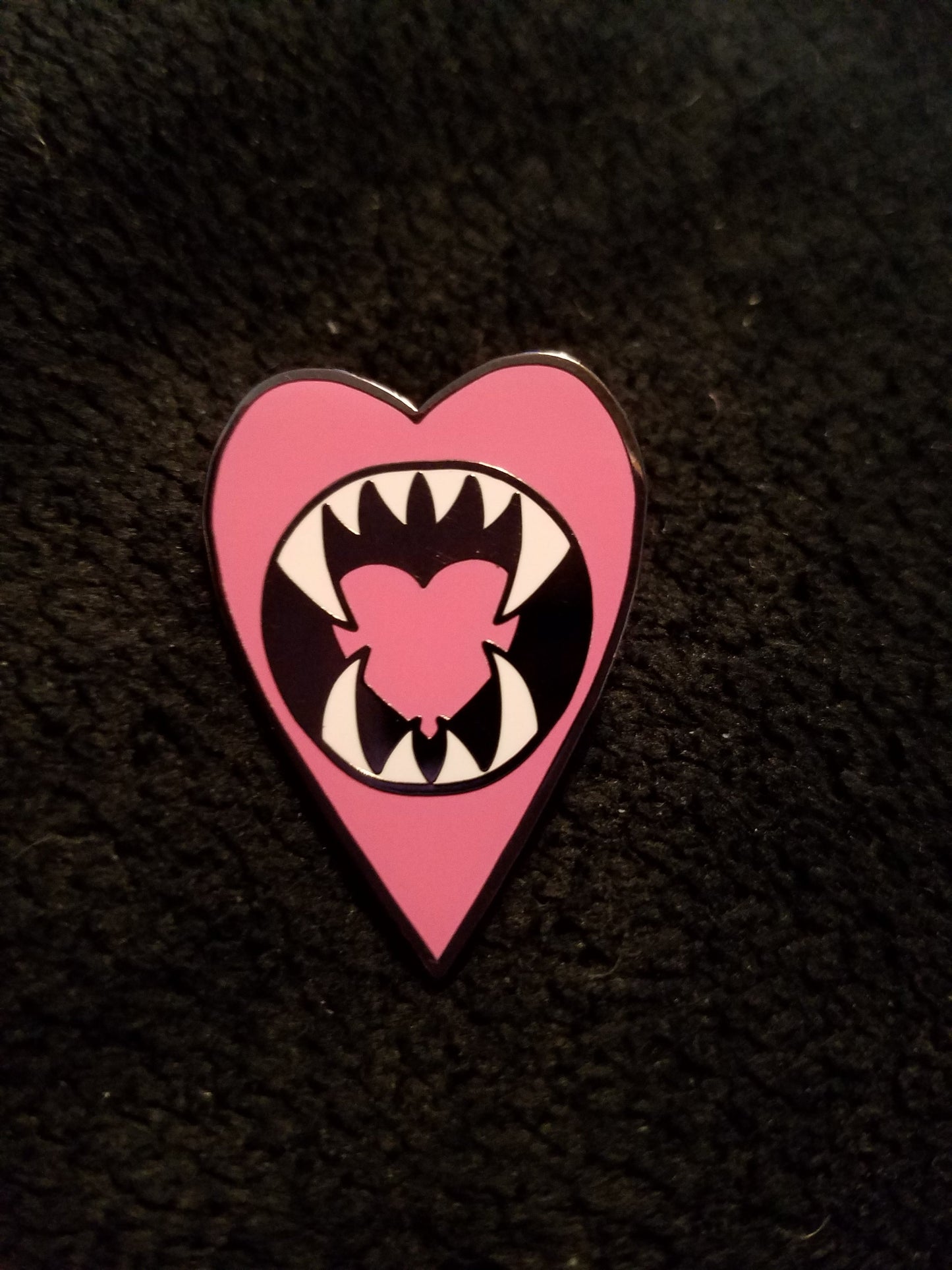 Enamel Pin Hungry Heart Pink